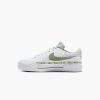 Nike White Court Legacy-Aufzug